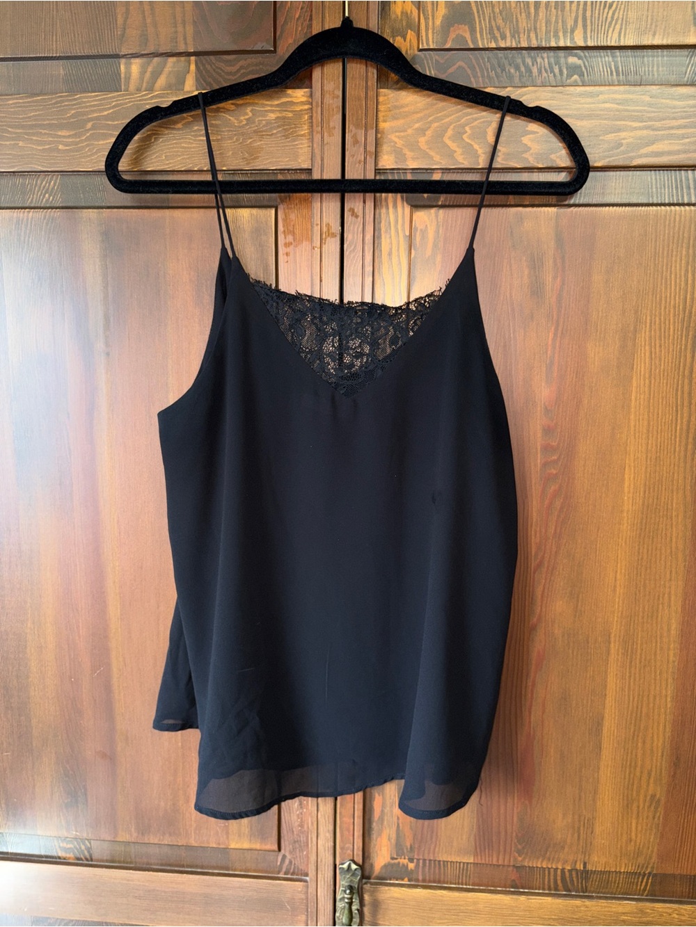 Upton Paris Black Lace Trim Cami Tank Top Spaghetti Strap Layering Sz M/L